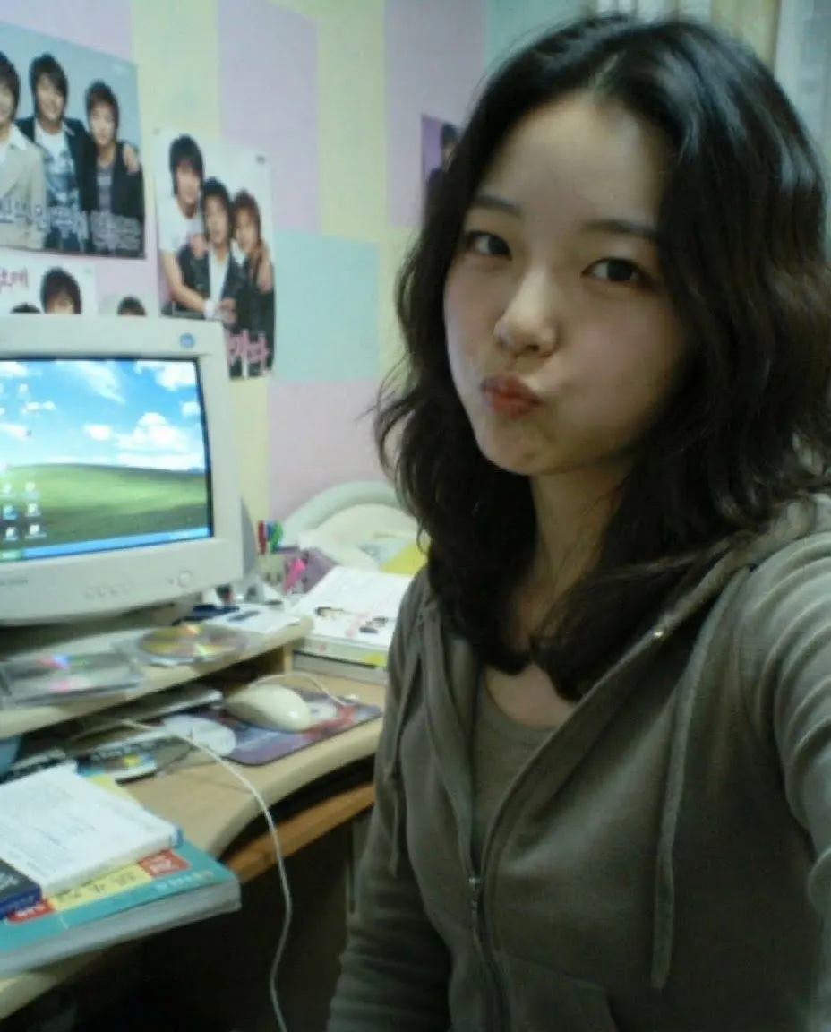 AI result: a 2000s webcam photo in a bedroom