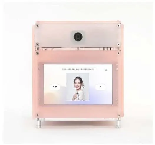 Urban kiosk in pink acrylic